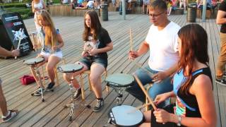 DrumSchool в Парке Горького 12.08.14 Обучение игре на барабанах. DrumSchool в Парке Горького 12.08.14 Обучение игре на барабанах.