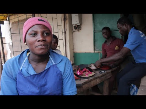 Aider les jeunes filles du Togo à être indépendantes Aider les jeunes filles du Togo à être indépendantes on YouTube