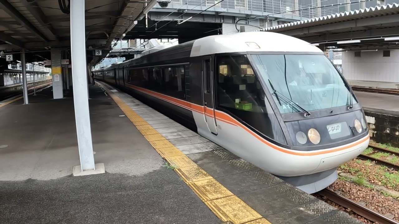 JR東海 特急しなの号 長野行き 383系8両編成 - YouTube
