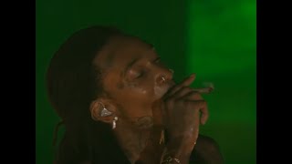 Wiz Khalifa smokes weed on stage in Romania