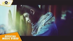 Aliando - Hanyalah KepadaMu [Official Music Video]  - Durasi: 4:31. 
