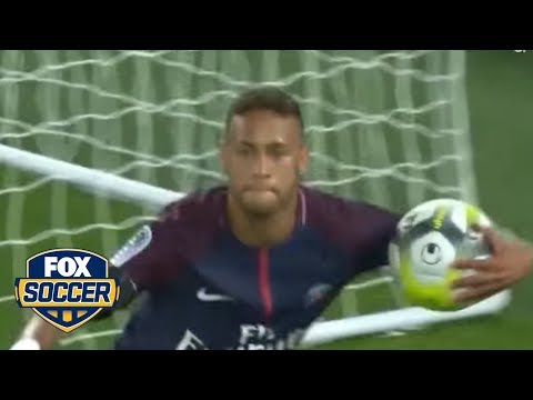 Neymar puts on a show for PSG fans in his home debut