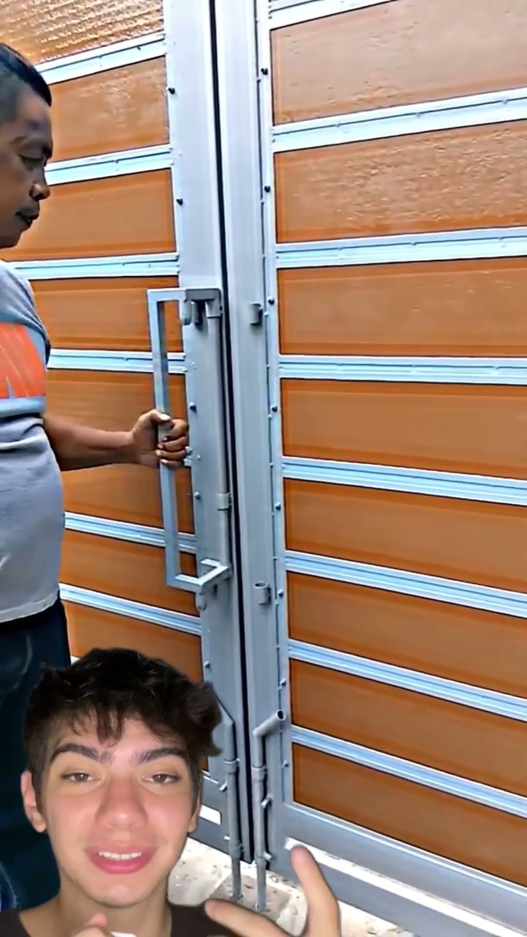 ?✨ Tranca inteligente: abre e fecha com um ferro simples. Teria no portão de casa? ?️