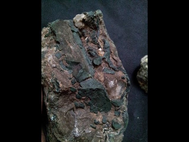 kimberlite with rough diamonds and a range of gemstones 12-12-2014