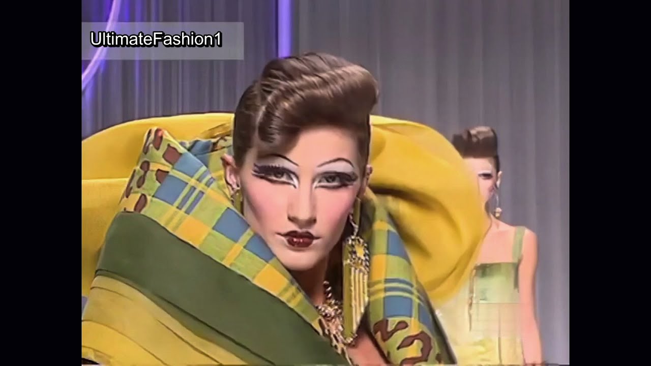 Christian Dior Fall Winter 2004 - backstage x2, full show x2