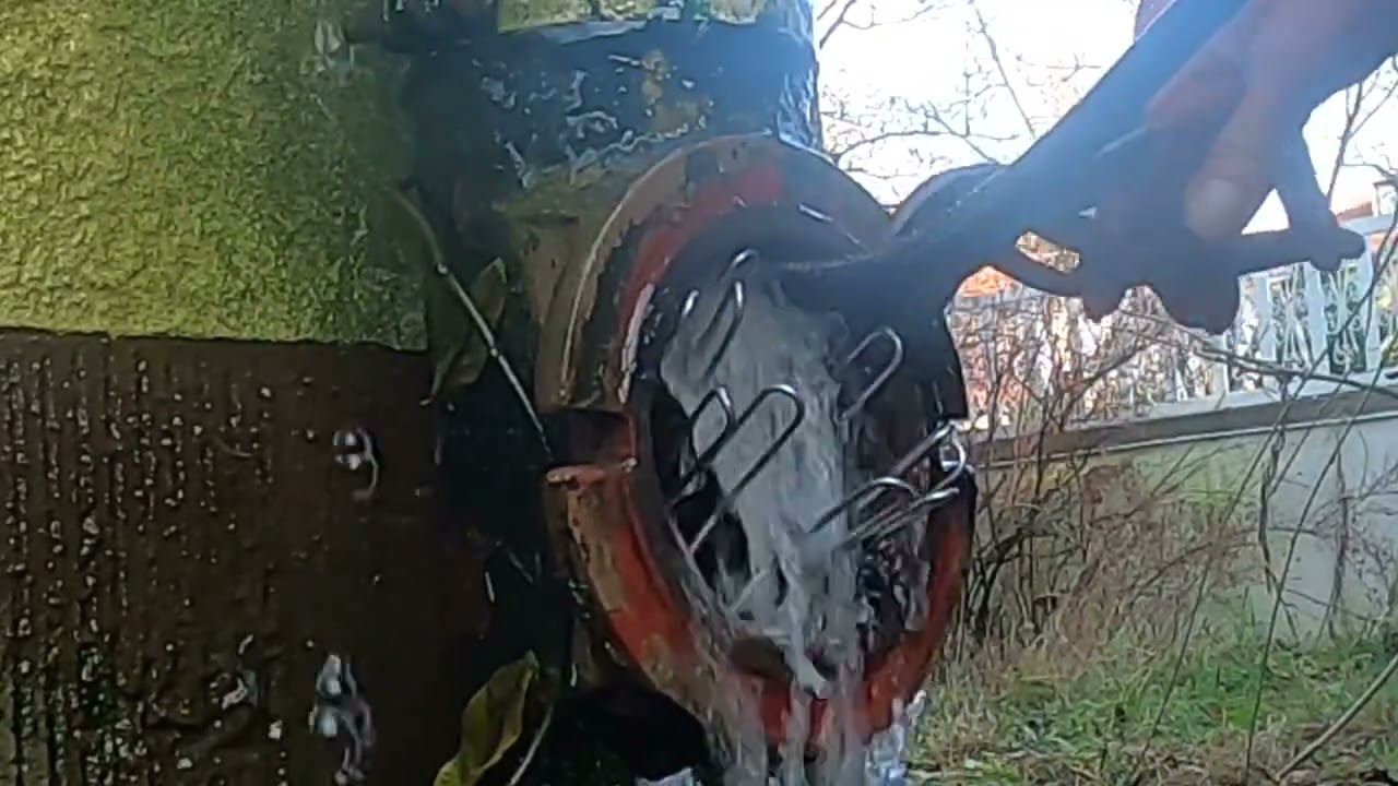 Kempinger 479. Два цветочных горшка и зеленая слизь. Камера сломана, инструменты потеряны.