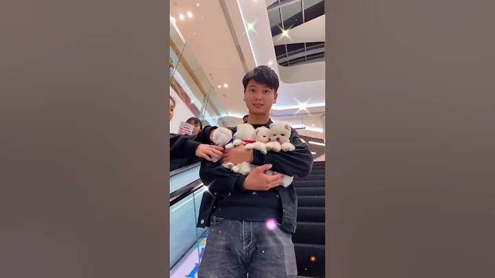 【lovely pet home】不要抢好不好#茶杯犬 #萌宠 - 天天要闻