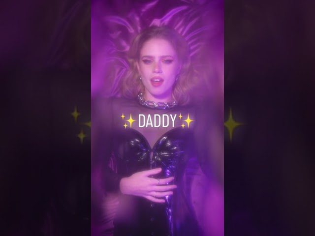 Sleduj Ever called a woman Daddy? #urmom #music na YouTube Sleduj Ever called a woman Daddy? #urmom #music na YouTube