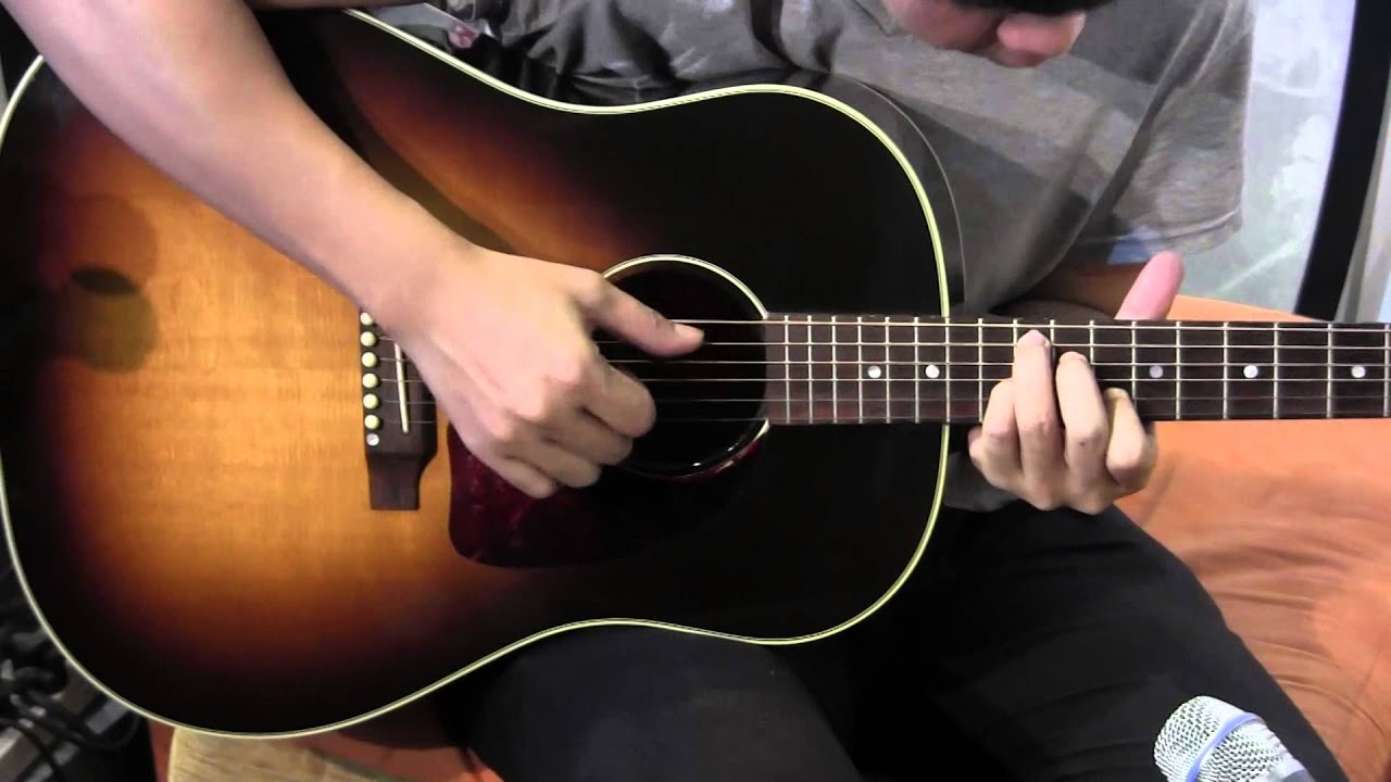 Gibson J-45 True Vintage (early model) - YouTube