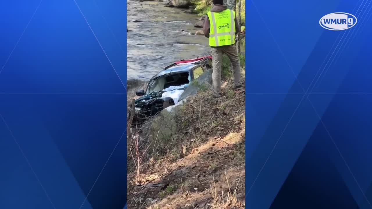 Car crashes into Souhegan River in Wilton - YouTube
