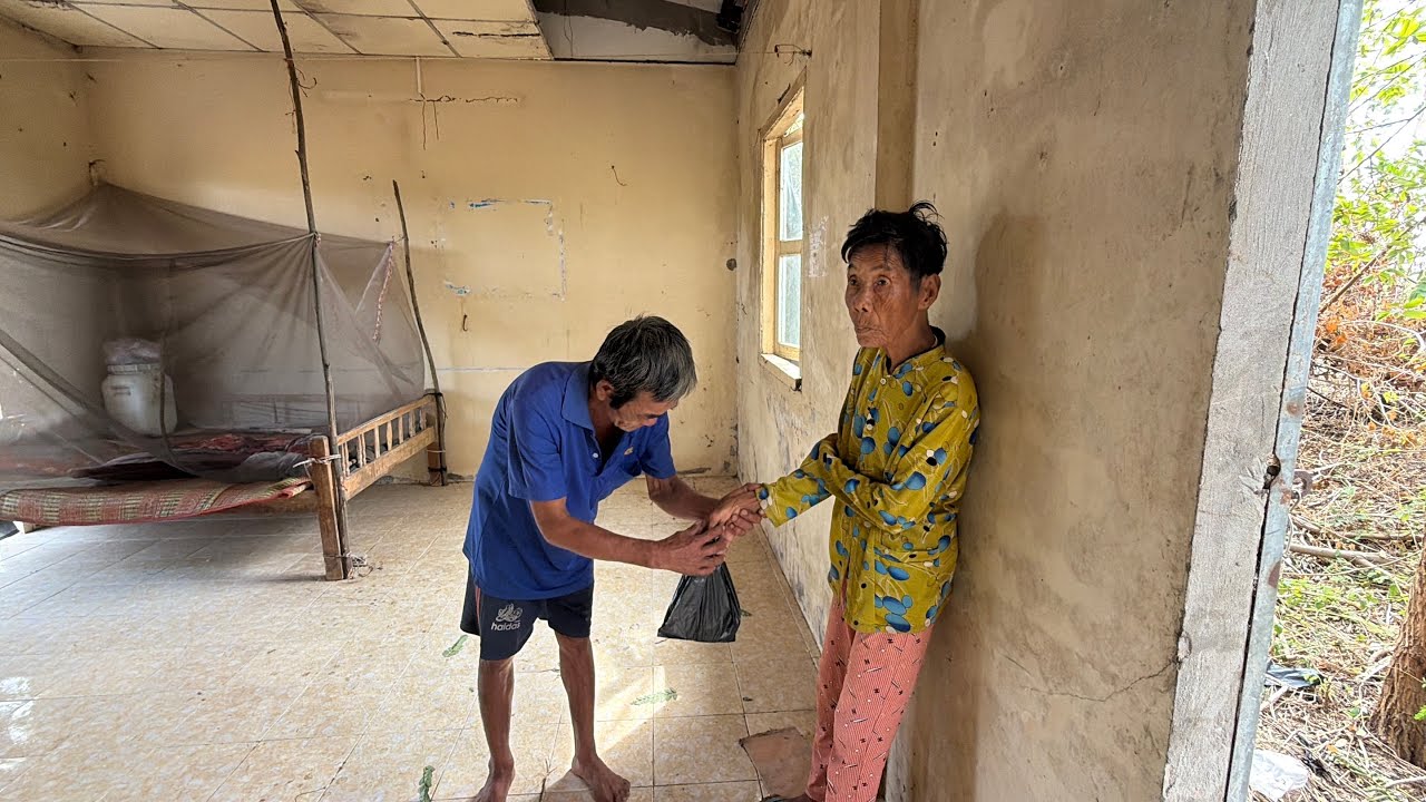 U75 đi cho mua gà chuẩn bị cho chú Lâm qua nhà chơi bàn chuyện cưới hỏi..!