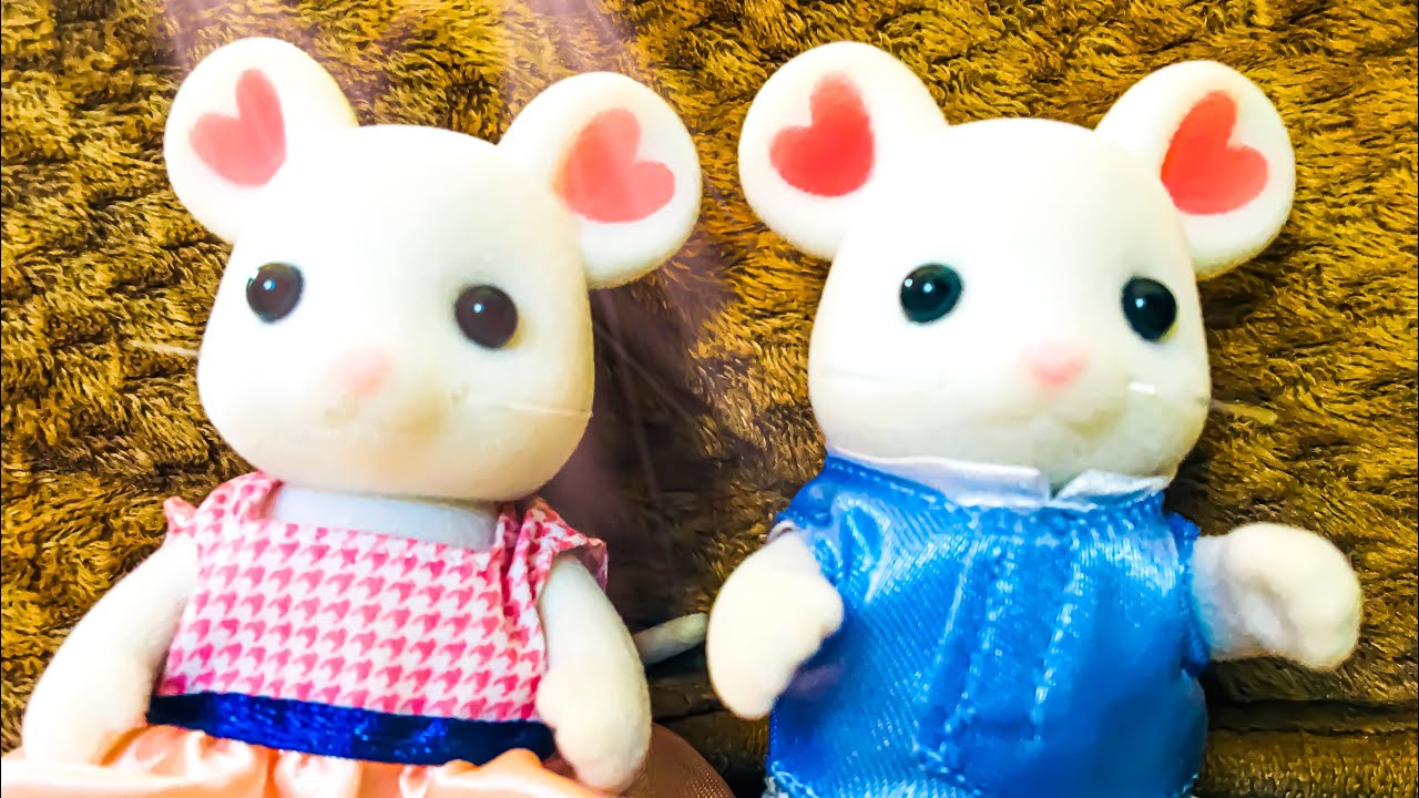 Calico Critters Marshmallow mouse family review ￼