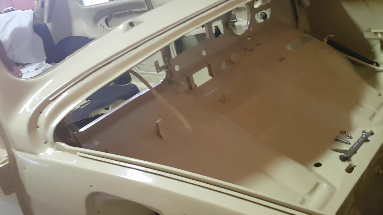 Reforma fusca 1978 "Da Bege" após colocação da carroceria.