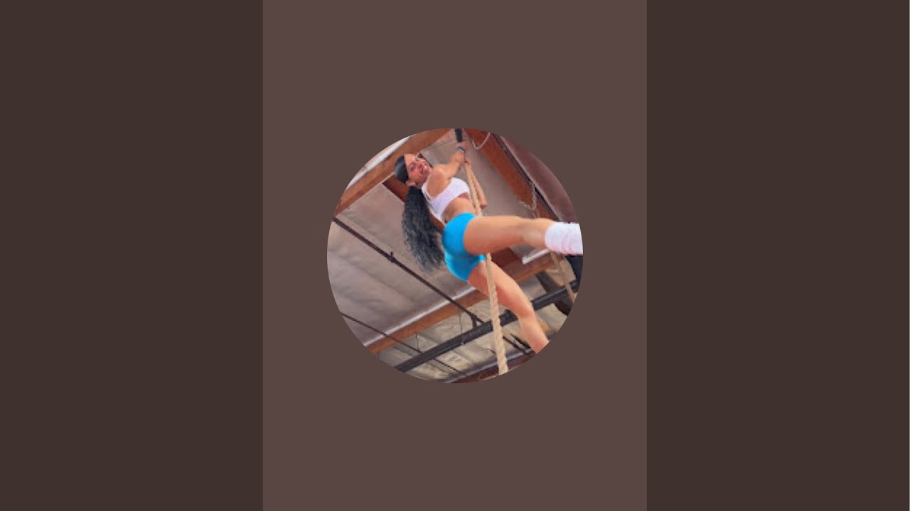 Iamsosunny is live! YouTube