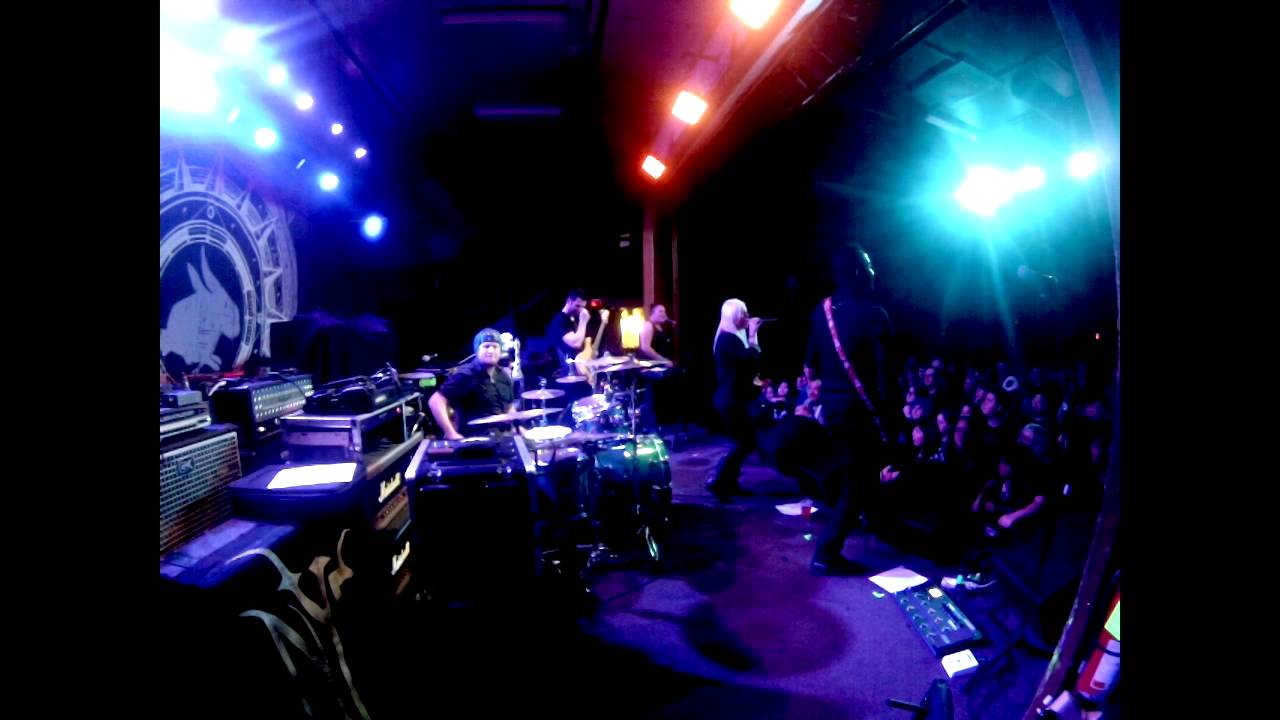 When Vanity Kills Six Feet Under/Never Saw it Coming/How do you deal