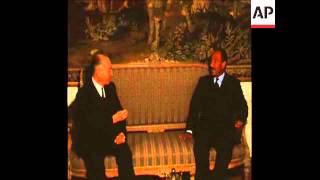 SYND 19-3-72 SADAT MEETS FORMER JORDAN PM AND DENOUNCES HUSSEIN PLAN