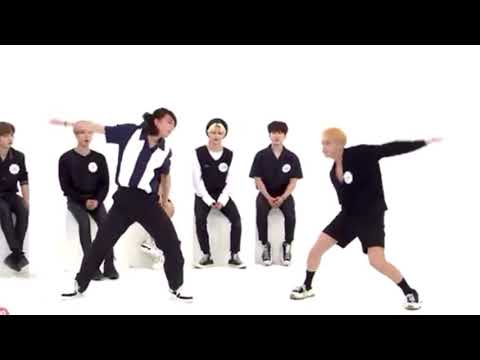 Red Lights STRAY KIDS MIRROR 