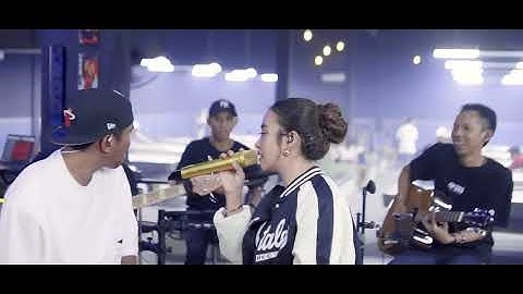 Thumbnail of Dini Kurnia Feat. Mufly Key - GULU PEDOT (Official Music Video) FYP TikTok Aring Aring Mbakar Gedang