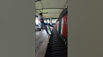 Interlock track switching from Cabin Room. #shorts #ytshorts #trackchange