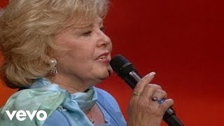 Jeanne Johnson - When All of God&#39;s Singers Get Home [Live]