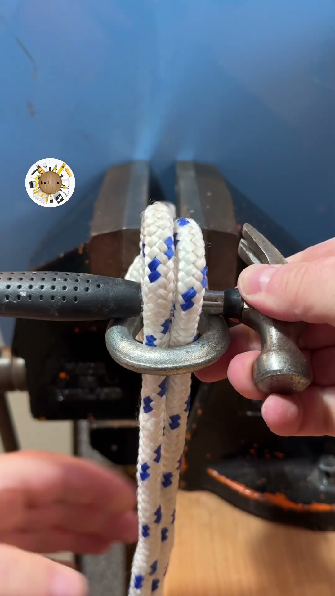 Knot with Hammer ?