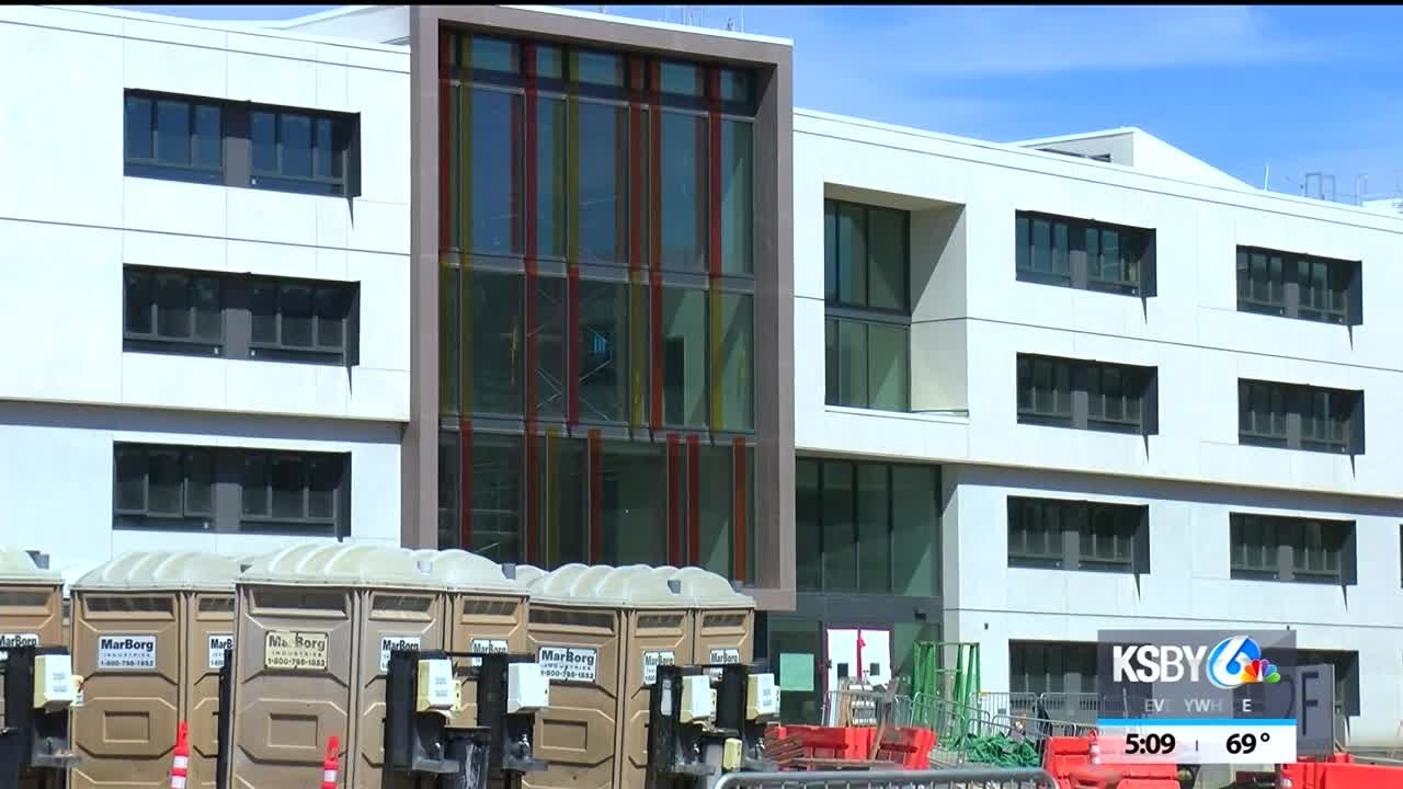 Cal Poly students living on campus spend less than their off-campus residents