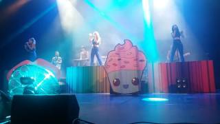 Sweet California - Brick by brick || Wonder Tour 2.0 Girona [07/07/16]