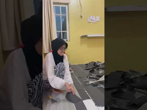 Video: Tempat tidur berlapis untuk bilik tidur musim bunga yang selesa