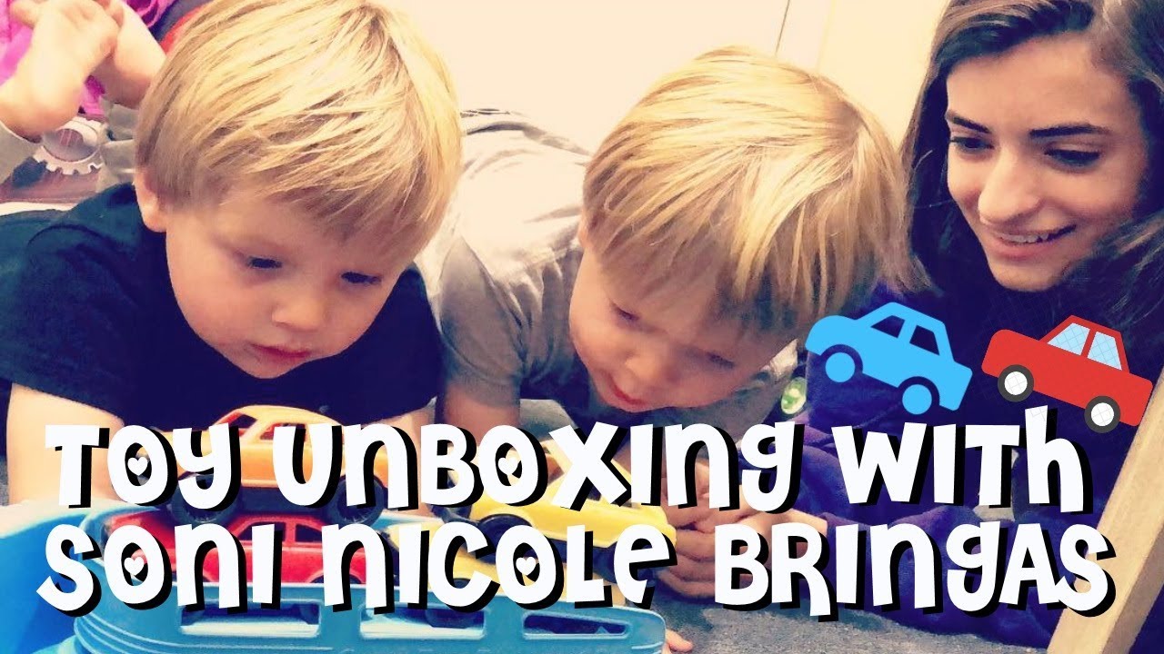 SURPRISE UNBOXING 🎁 in FULLER HOUSE DRESSING ROOM with Soni Nicole Bringas (RAMONA GIBBLER)