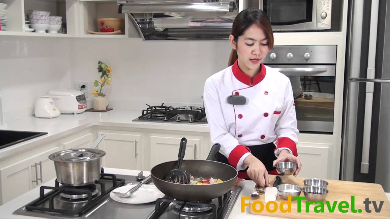 ปลาหมึกผัดพริกไทยดำ