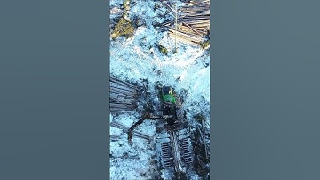 John Deere 1910 G Forwarder in Action - Norwegian Snow Logging