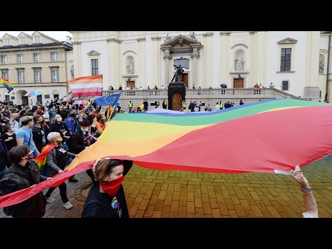 Video: Fem Datoer Fortæller Kampen Om Datering Under Lockdown