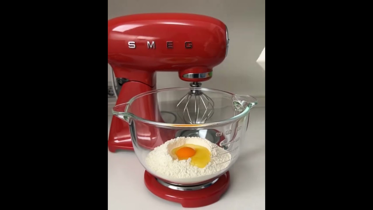 IMPASTATRICE SMEG! Amore a prima VISTA!