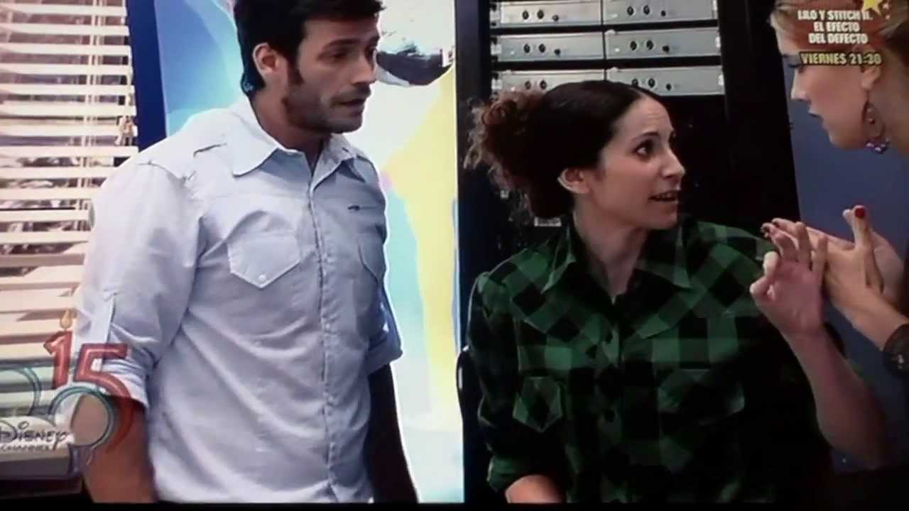 VIOLETTA SABE QUE TIENE UNA TIA