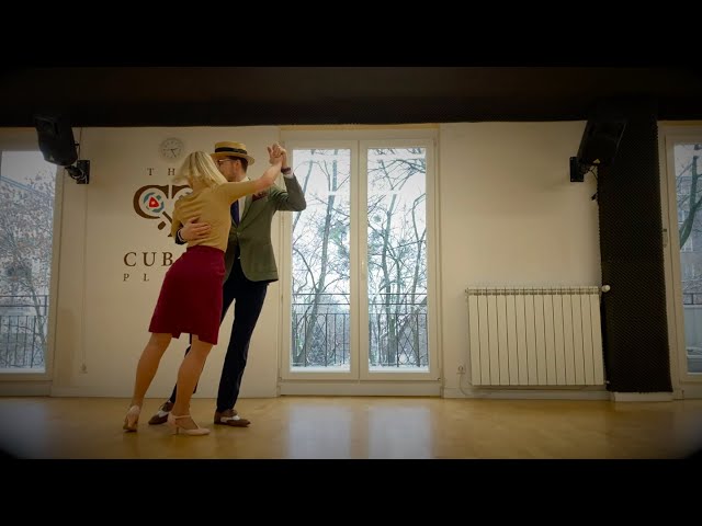 Szkoła Tańca "The Cuban Place"
ul. Białobrzeska 32, Warszawa (Ochota)
http://www.thecubanplace.pl

Tańczą: Agata Skowroń