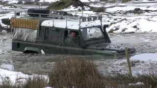 Land Rover Defender 110 200TDI Wading Fail in Arctic Conditions!