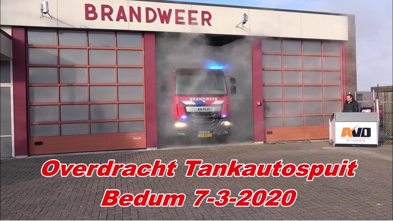 Bedum. OVERDRACHT TANKAUTOSPUIT.
