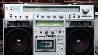 Toshiba BomBeat RT-S90 - YouTube