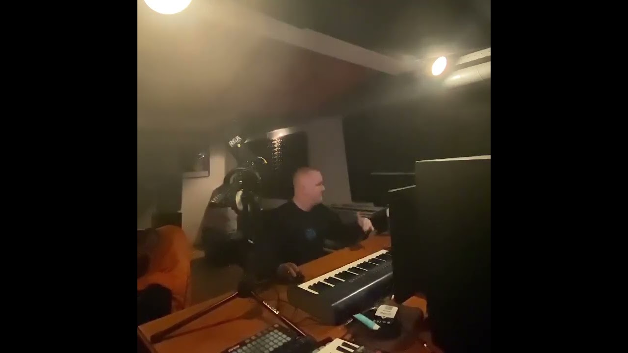 Chris Stussy Producing Music 🎛 24/7 Studio