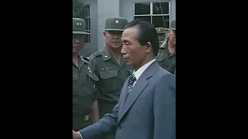 포스타도 칼각으로 경례 시켰던 그 당시 박정희 위엄 