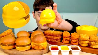 ASMR 코스트코 미니 오리지널버거🍔 매운너겟 해쉬브라운 치즈소스찍먹방~!Costco Mini Burger With Spicy Nuggets Hash Brown MuKbang~!