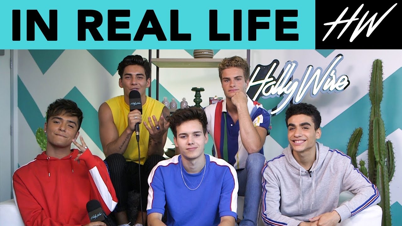 IN REAL LIFE Spill the Beans on CRAZY MOM FANS !! | Hollywire