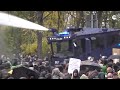 Немецкая полиция применила водометы на митинге против локдауна