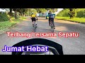 SuperMat Terbang dengan sepatu Baru