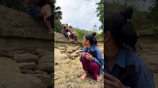 Discover How This Old Woman Survives By Eating Garbage - Inspiring Story.