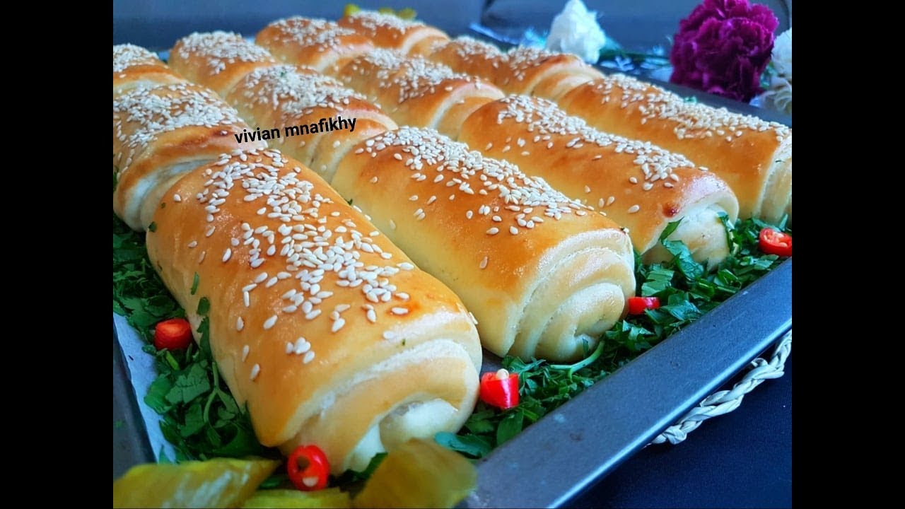 فطائر اللحمة(السجق والجبن)❣و بعجينة هشة مثل القطن😍👌وبطعم رائع جدا😋وبطريقة تشكيل مميزة❣جربوها غرام