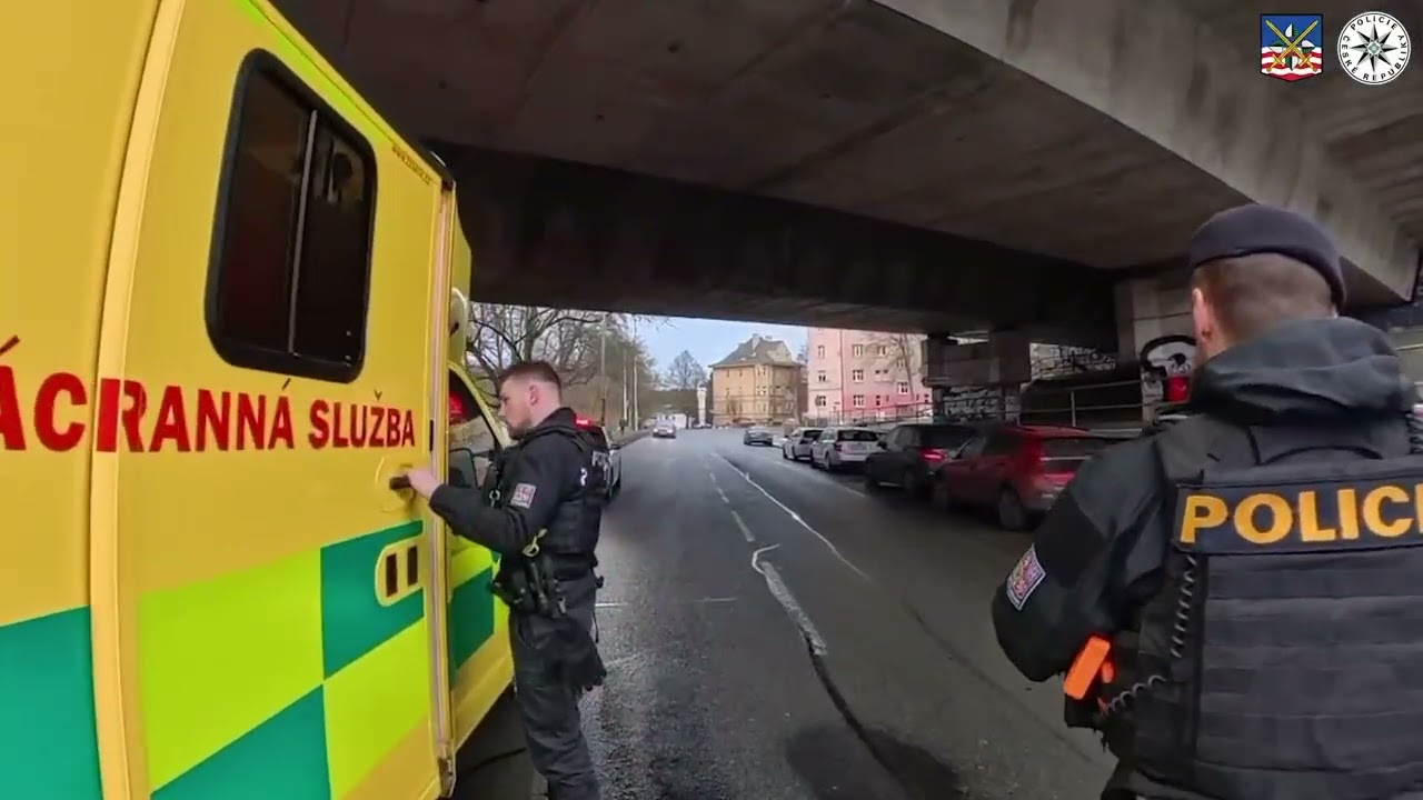 Záchrana tonoucího muže z řeky