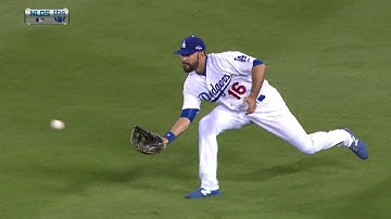 NYM@LAD Gm1: Ethier slides to make nice grab on liner