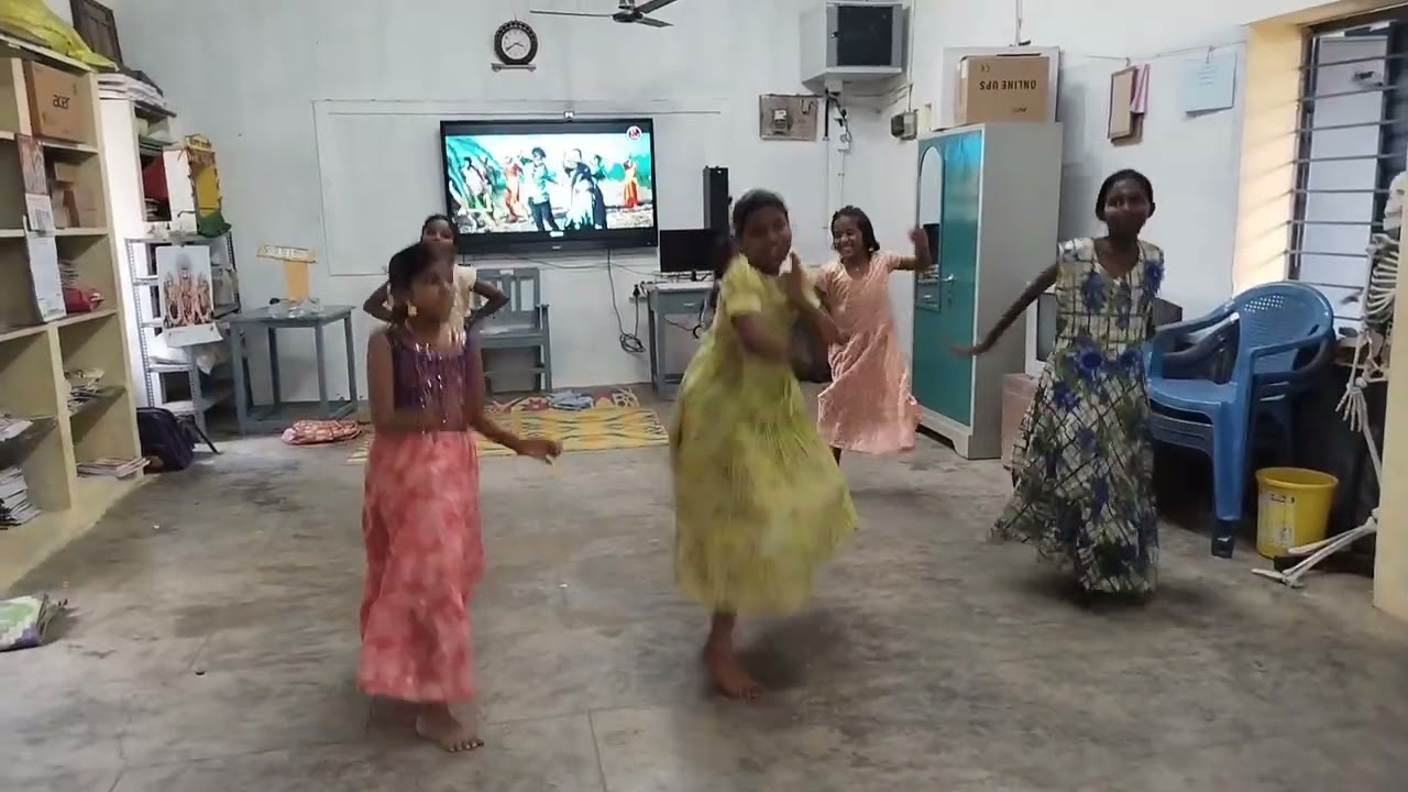 Ranu Bombai ki Ranu folk song dance 