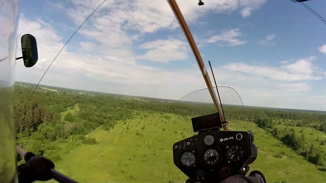 Садится пиздой на фаркоп